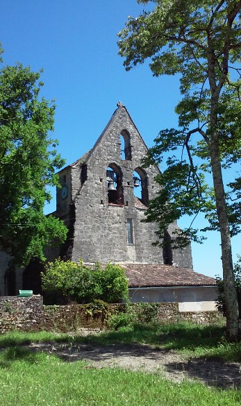Vue de l'église depuis l'ancien presbytère